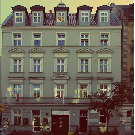 호스텔 Explorer Old Town & #don't Be A Tourist, Be An Explorer!