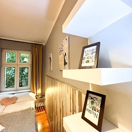 Explorer Old Town & #don't Be A Tourist, Be An Explorer! Hostel Poznan