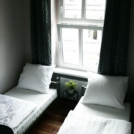 Explorer Old Town & #don't Be A Tourist, Be An Explorer! Hostal