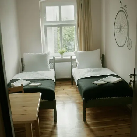 Hostel Explorer Old Town & #don't Be A Tourist, Be An Explorer! *