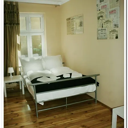 Explorer Old Town & #don't Be A Tourist, Be An Explorer! Hostel