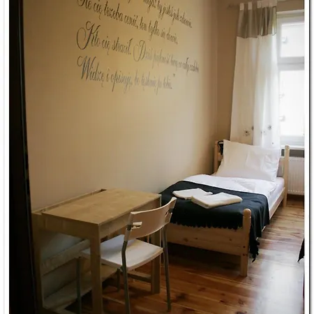 Explorer Old Town & #don't Be A Tourist, Be An Explorer! Hostel Poznań