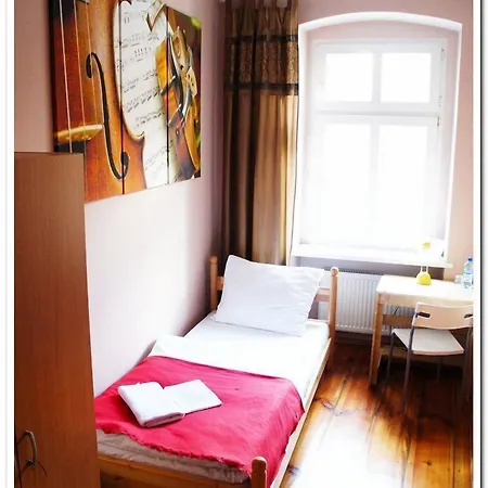 Hostel Explorer Old Town & #don't Be A Tourist, Be An Explorer! Poznań