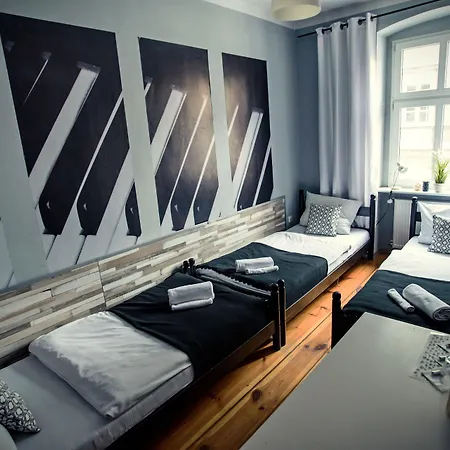 Explorer Old Town & #don't Be A Tourist, Be An Explorer! Hostal *