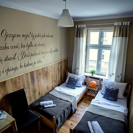 Explorer Old Town & #don't Be A Tourist, Be An Explorer! Hostel *