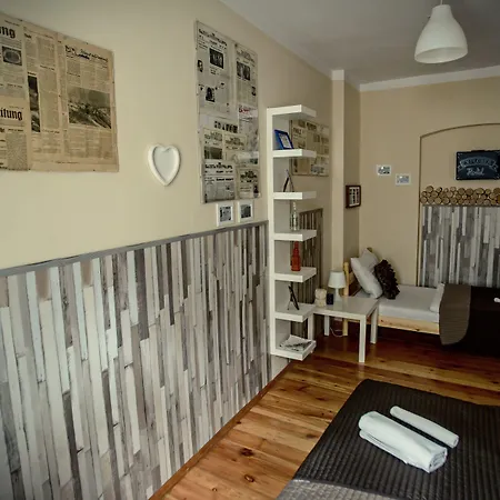 Hostel Explorer Old Town & #don't Be A Tourist, Be An Explorer!