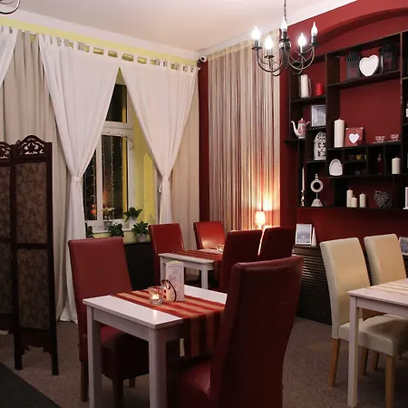 Hostal Explorer Old Town & #don't Be A Tourist, Be An Explorer! *