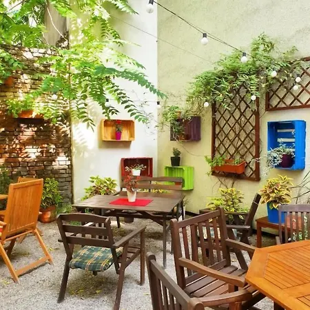 Hostal Explorer Old Town & #don't Be A Tourist, Be An Explorer! Poznan