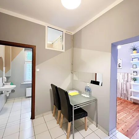 Hostel Explorer Old Town & #don't Be A Tourist, Be An Explorer! Poznan