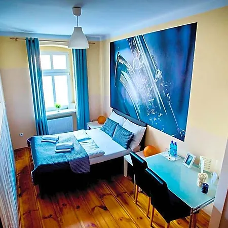 Hostel Explorer Old Town & #don't Be A Tourist, Be An Explorer!