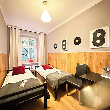 Explorer Old Town & #don't Be A Tourist, Be An Explorer! Hostal *