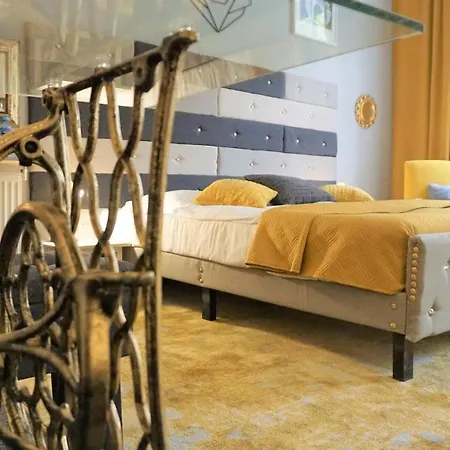 Explorer Old Town & #don't Be A Tourist, Be An Explorer! Hostel