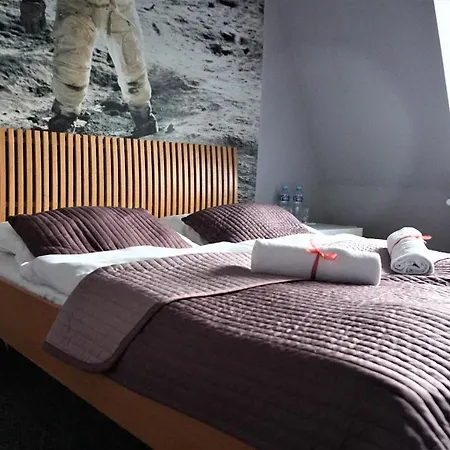 Explorer Old Town & #don't Be A Tourist, Be An Explorer! Hostel Poznań