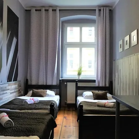 Explorer Old Town & #don't Be A Tourist, Be An Explorer! Poznan
