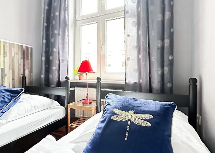 Хостел Explorer Old Town & #don't Be A Tourist, Be An Explorer! *