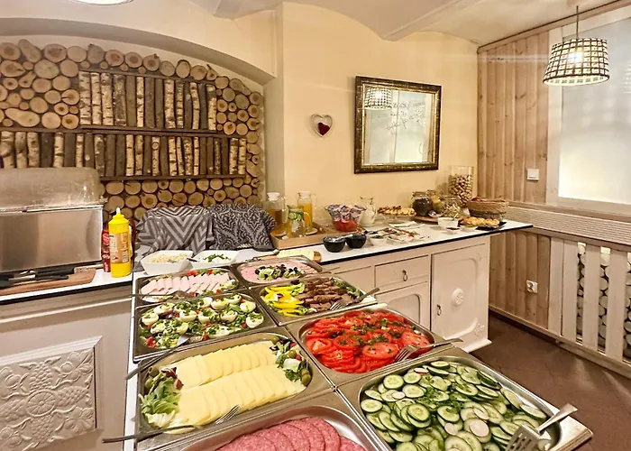 Хостел Explorer Old Town & #don't Be A Tourist, Be An Explorer! Познань