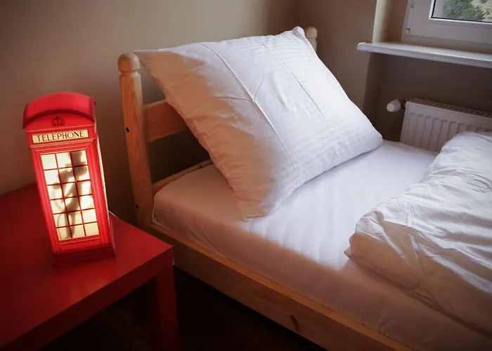 Хостел Explorer Old Town & #don't Be A Tourist, Be An Explorer!