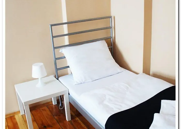 Хостел Explorer Old Town & #don't Be A Tourist, Be An Explorer! *