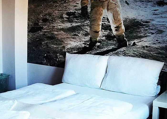 Explorer Old Town & #don't Be A Tourist, Be An Explorer! Хостел Познань