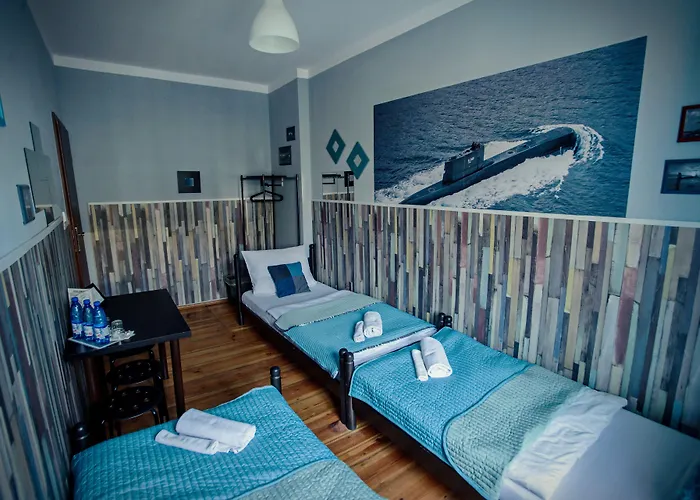 Explorer Old Town & #don't Be A Tourist, Be An Explorer! Хостел