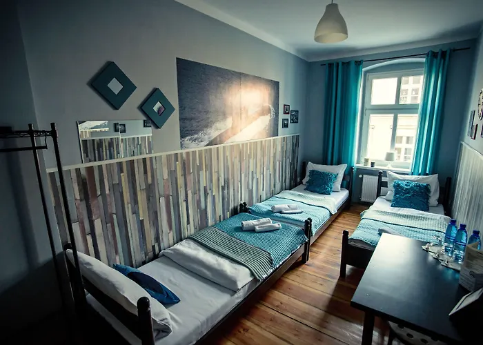 Explorer Old Town & #don't Be A Tourist, Be An Explorer! Хостел *