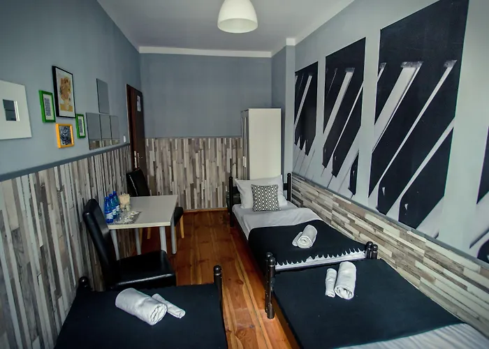 Explorer Old Town & #don't Be A Tourist, Be An Explorer! Познань