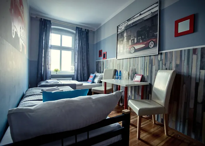 Хостел Explorer Old Town & #don't Be A Tourist, Be An Explorer!