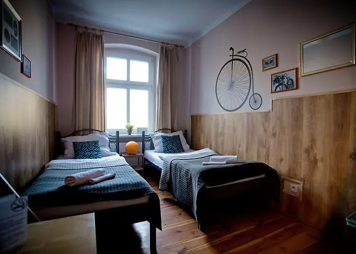 Explorer Old Town & #don't Be A Tourist, Be An Explorer! * Poznań