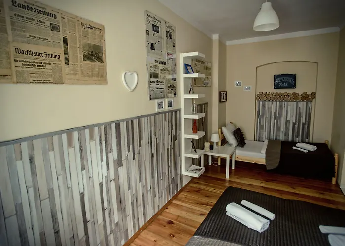 Vandrerhjem Explorer Old Town & #don't Be A Tourist, Be An Explorer!