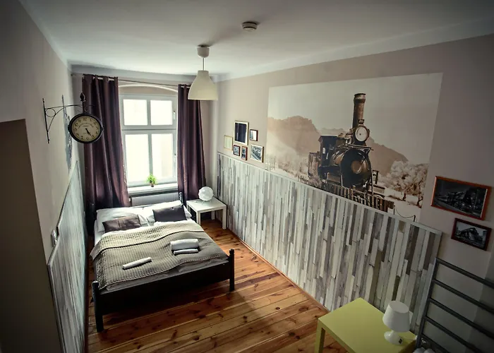 Explorer Old Town & #don't Be A Tourist, Be An Explorer!