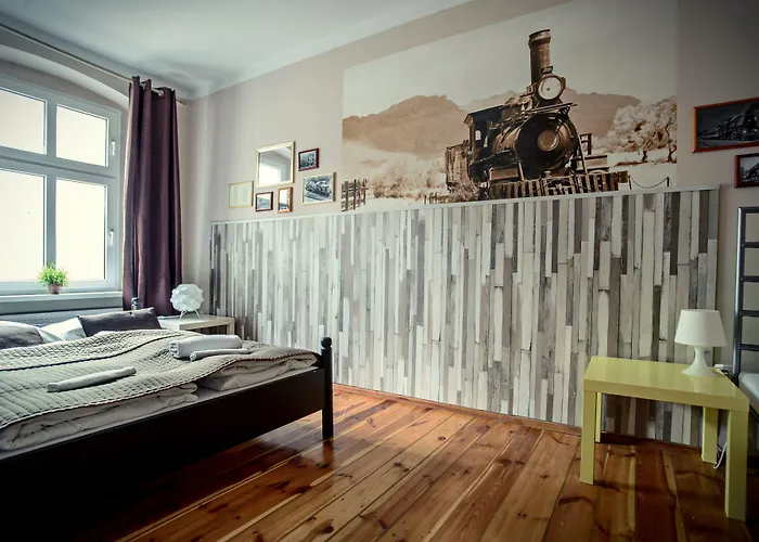 Хостел Explorer Old Town & #don't Be A Tourist, Be An Explorer! *