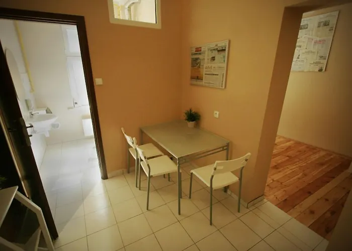 Хостел Explorer Old Town & #don't Be A Tourist, Be An Explorer! *