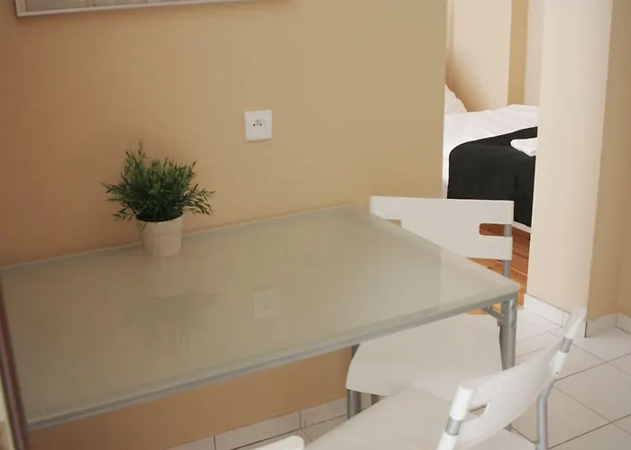 Explorer Old Town & #don't Be A Tourist, Be An Explorer! Хостел Познань