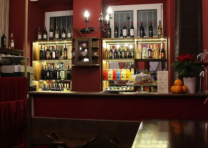 Explorer Old Town & #don't Be A Tourist, Be An Explorer! * Познань