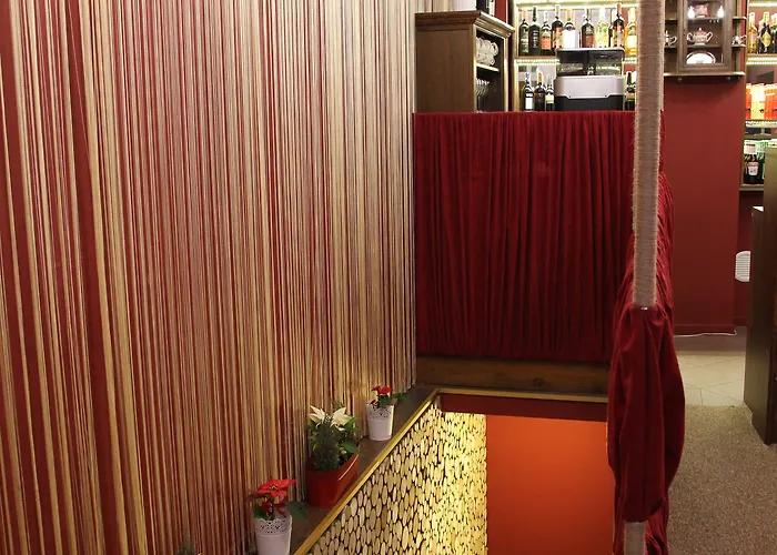 Explorer Old Town & #don't Be A Tourist, Be An Explorer! Познань