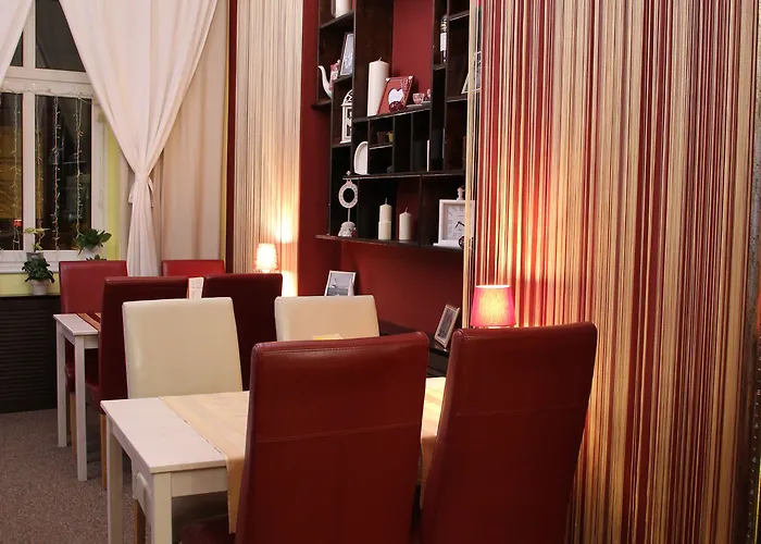 Vandrerhjem Explorer Old Town & #don't Be A Tourist, Be An Explorer!