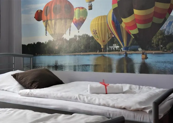 Explorer Old Town & #don't Be A Tourist, Be An Explorer! Познань