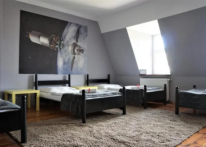 Vandrerhjem Explorer Old Town & #don't Be A Tourist, Be An Explorer!