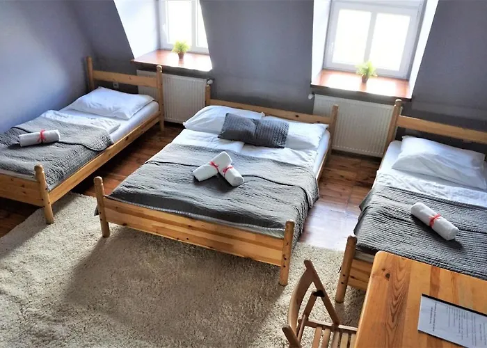 Explorer Old Town & #don't Be A Tourist, Be An Explorer! Хостел